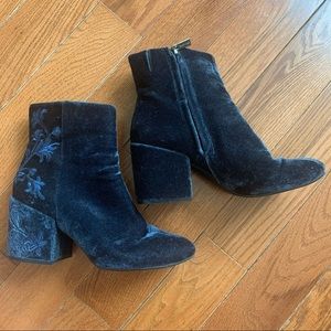 Kenneth Cole Renna embroidered zip up booties
